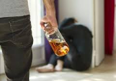 アルコールによる暴力の様子